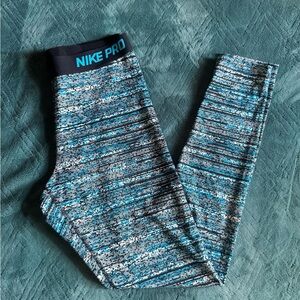 Nike Pro Womens Blue and Black Patterned Leggings